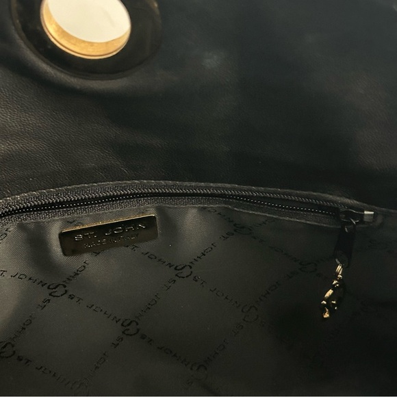St. John Black Quilted Leather Shoulder Bag - Picture 10 of 15